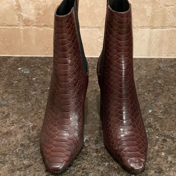 Donald J Pliner Laila Python embossed booties - Picture 4 of 16